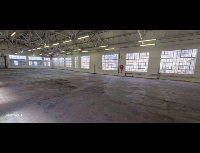 1,700M² WAREHOUSE FOR SALE IN VILLAGE MAIN